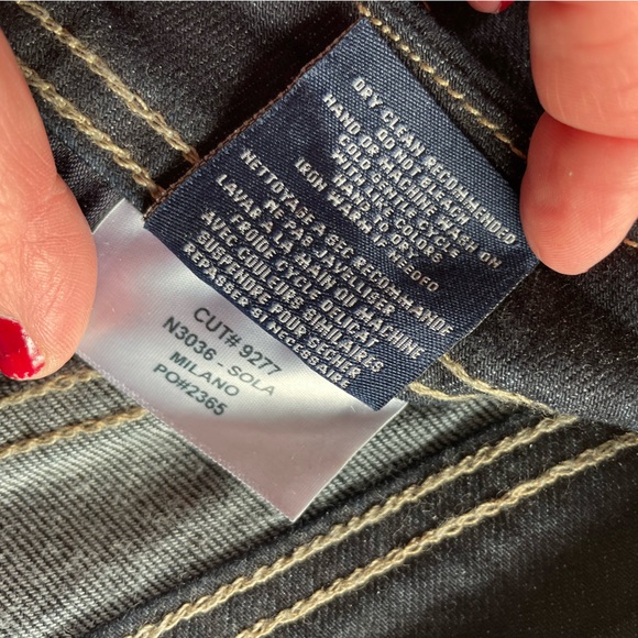 NWOT Fidelity darn blue jeans - Picture 6 of 8